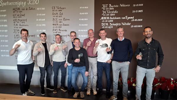 Nieuw 4-jarig Sponsor contract Nieuw 4-jarig Sponsor contract